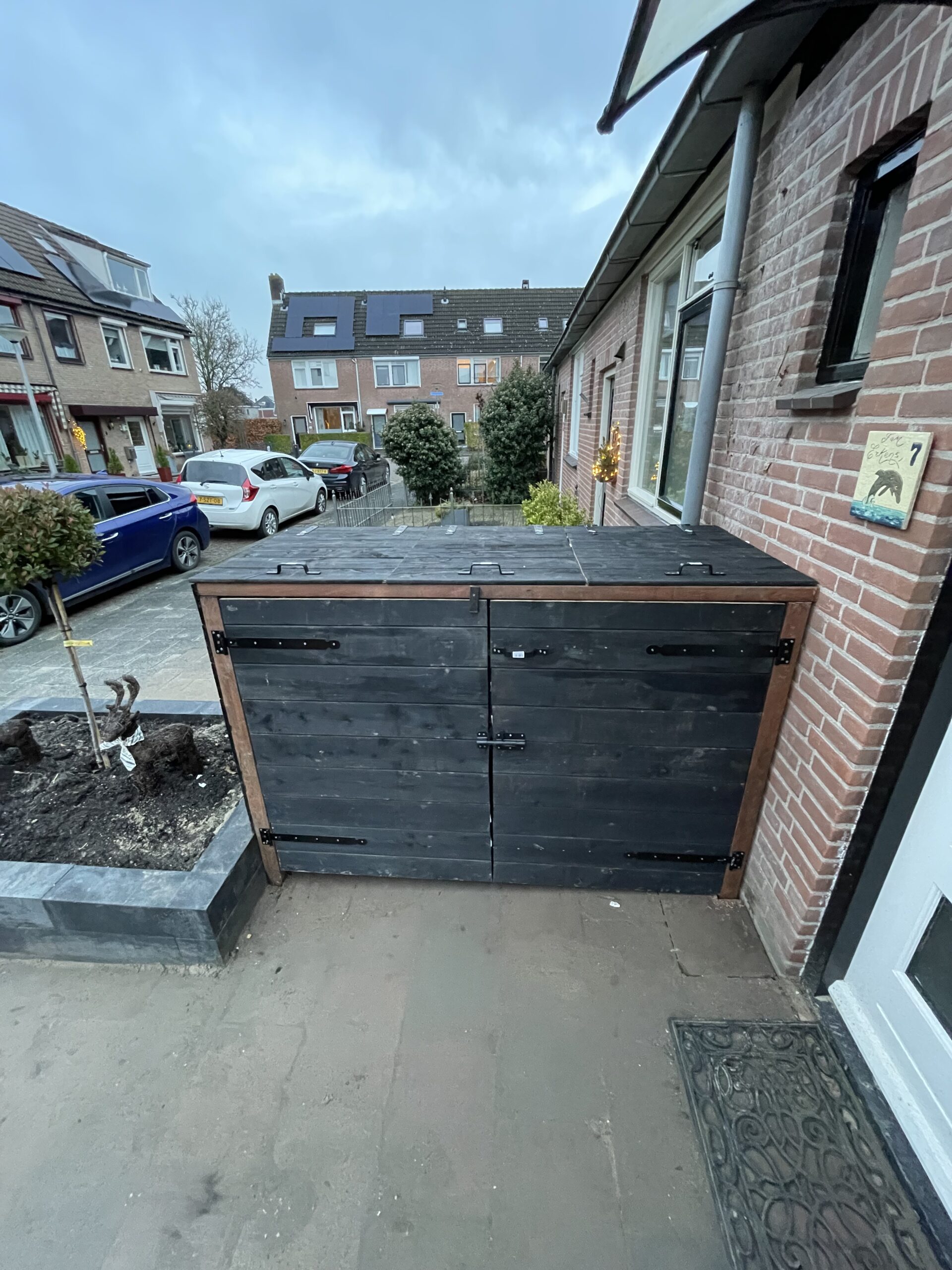 Houten containerombouw voor nette afwerking in de tuin